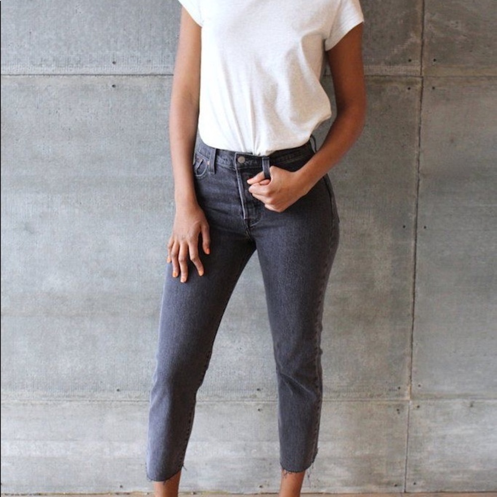 Levi’s Wedgie Straight High Rise Jeans - Picture 2 of 7